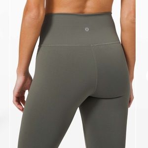 Lululemon Wunder Train High-Rise Tight 25"
Grey Sage
